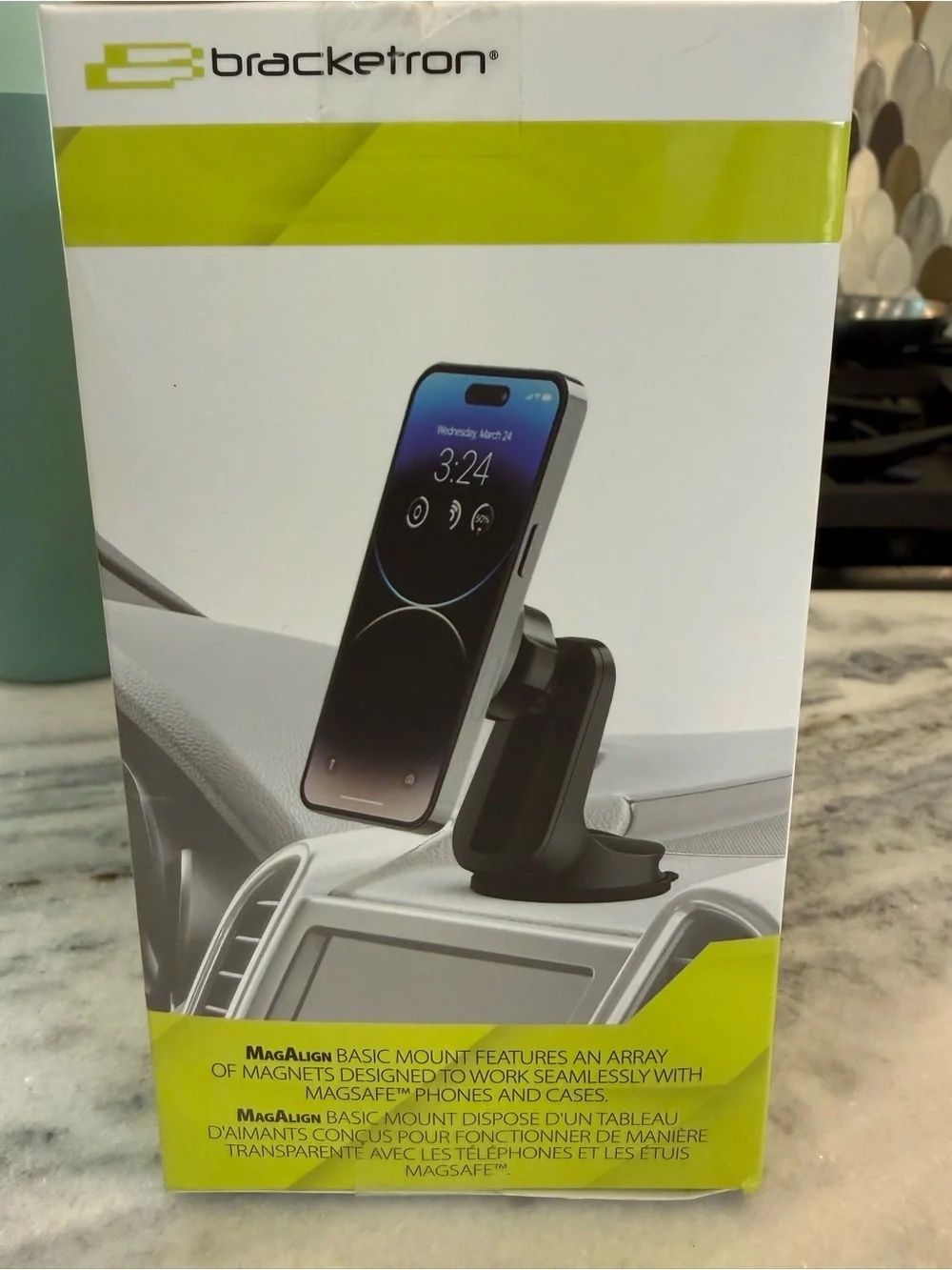 NWT MagAlign MagSafe Magnetic Phone Holder - dash and window mount -Black